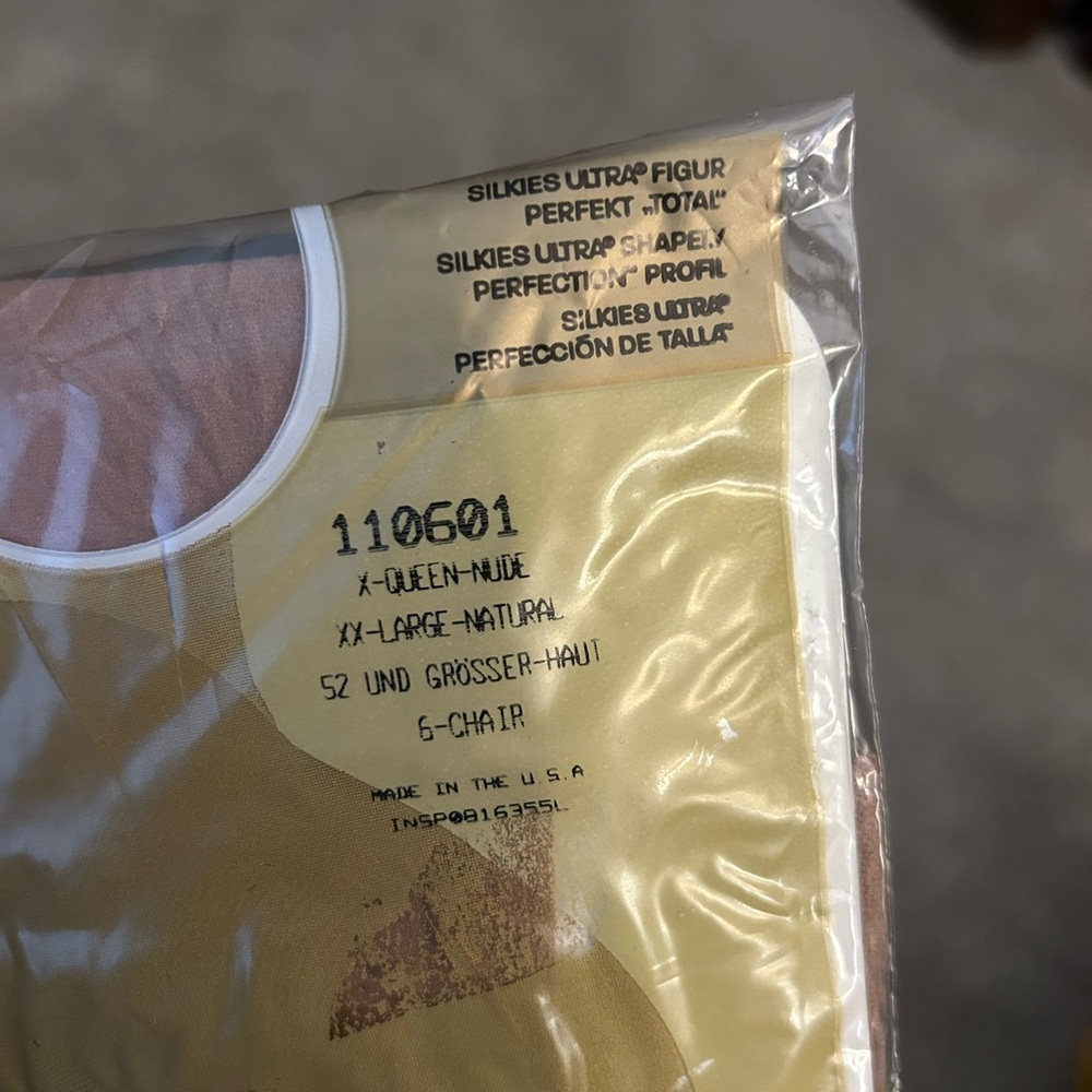 Silkies Ultra Shapewear Nude pantyhose - 3 pair - Picture 2 of 3